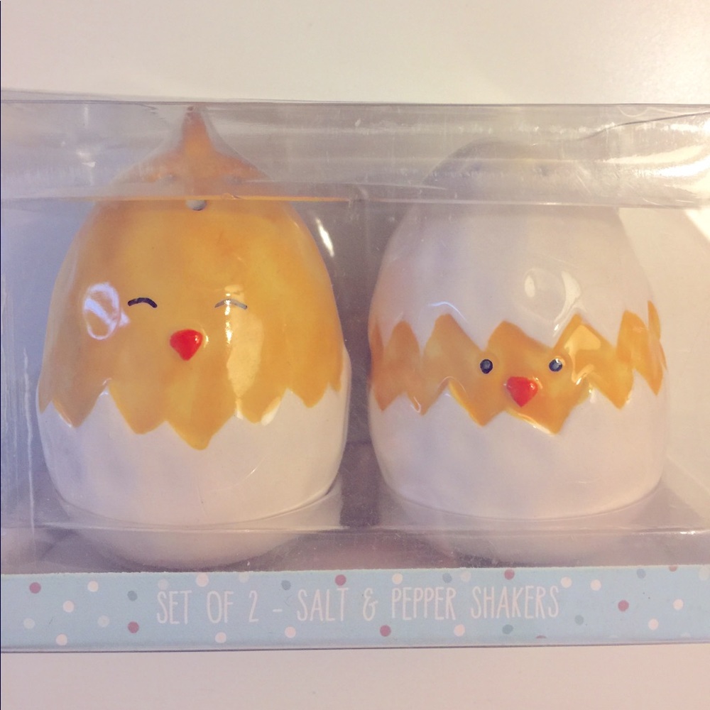 Whimsical cupboard 10 Strawberry Street chick in an egg salt & pepper